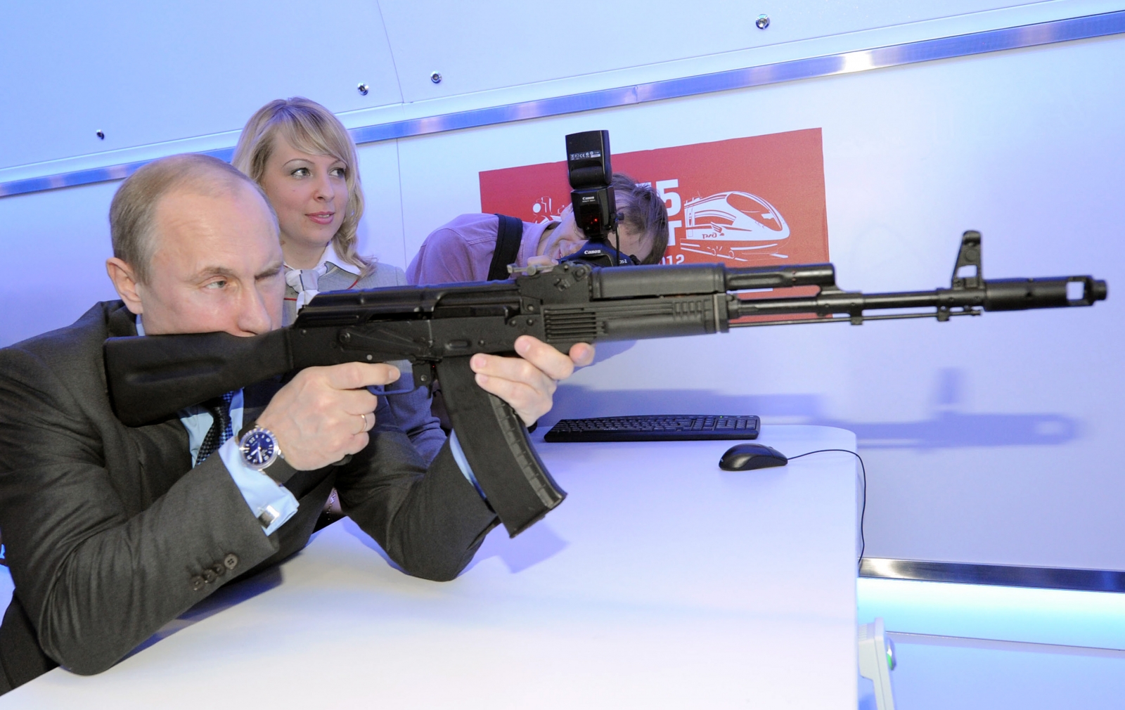 russian-president-vladimir-putin-fires-kalashnikov-assault-rifle-getty.jpg