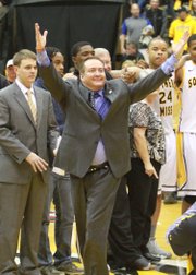 Donnie_Tyndall_courtesy_USM_Althletics_t180.jpg