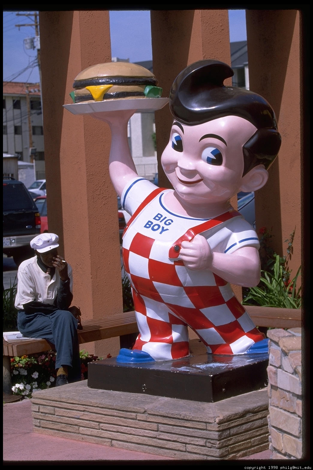 bobs-big-boy-100.4.jpg