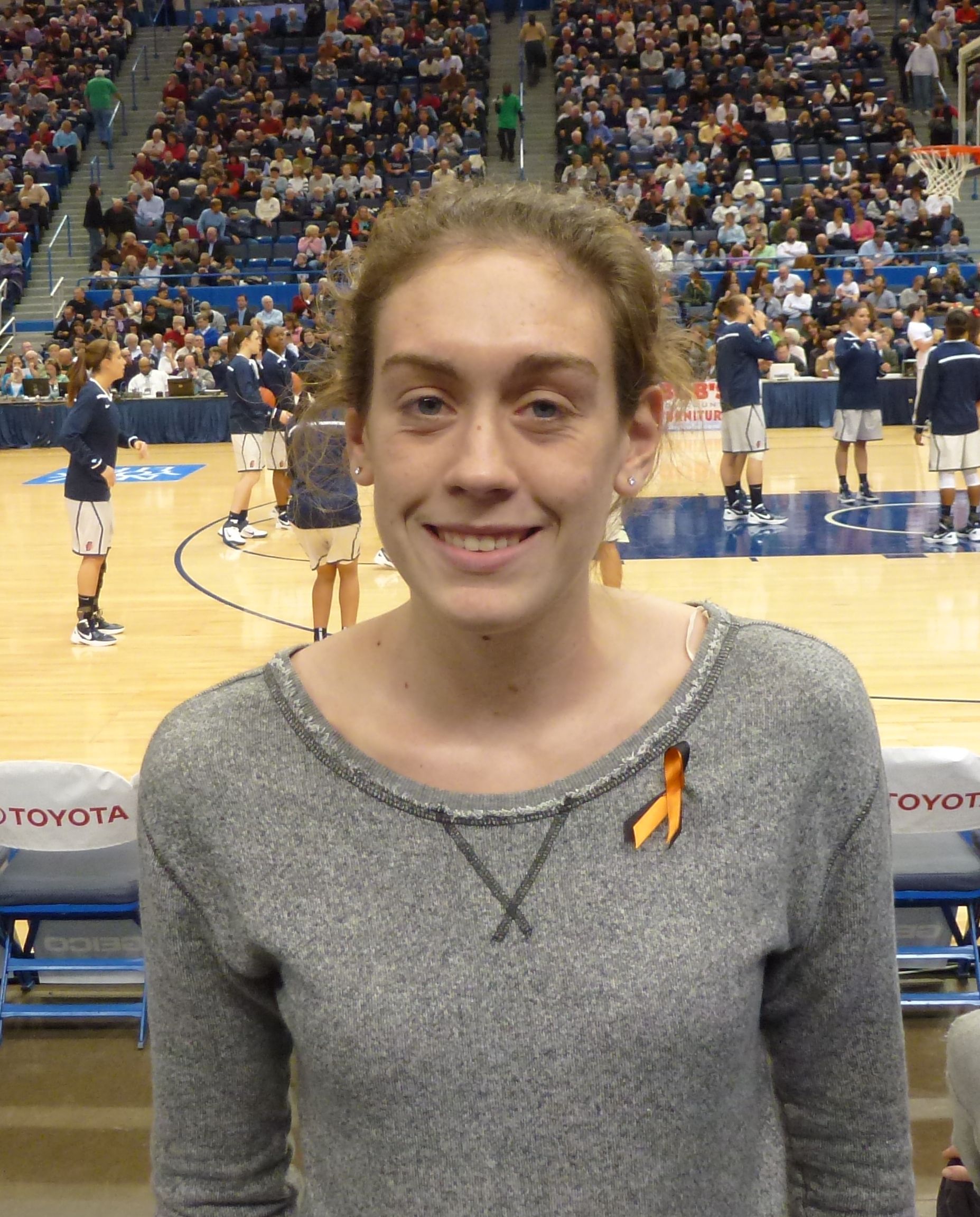 Breanna_Stewart_at_UConn_Stanford_game.jpg