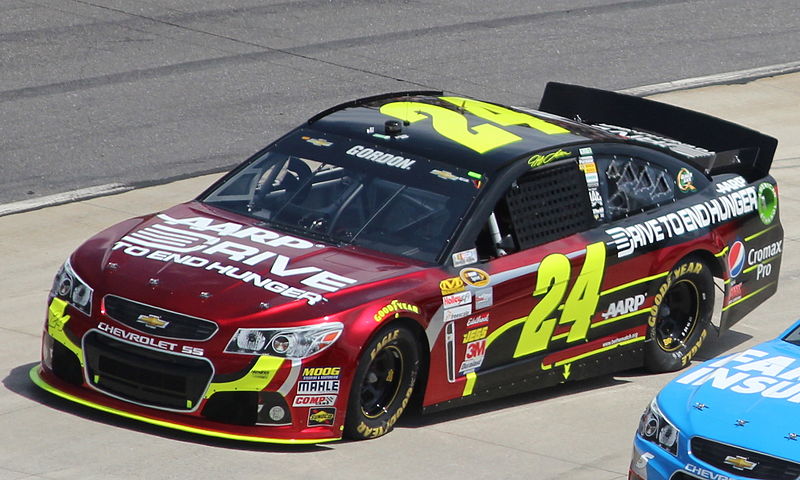 800px-Jeff_Gordon%2C_2013_STP_Gas_Booster_500.JPG