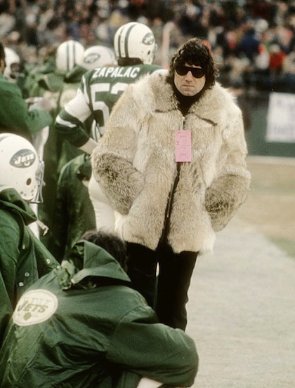 2-joe-namath-wearing-fur-coat-on-sidelines.jpg