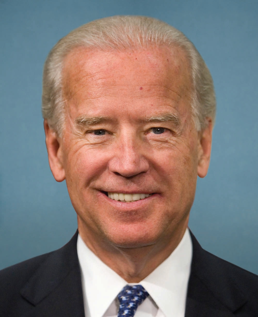 Joe_Biden,_official_photo_portrait,_111th_Congress.jpg