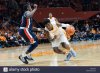 january-2-2018-jordan-bone-0-of-the-tennessee-volunteers-drives-to-KWGNY6.jpg