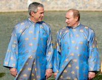 bush-putin-apec-traditional-clothes.jpg