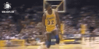 Magic-Johnson-No-Look-Pass.gif