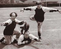 171-0515035310-Three-Stooges-football-.jpg