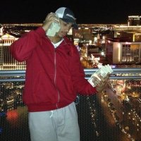 twitter-picture-of-kane-holding-stacks-of-cash-stirs-social-media-hornets-nest.jpg