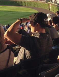 this-man-has-a-hat-and-sunglasses-and-still-using-his-hand-to-block-the-sun-399115.jpg