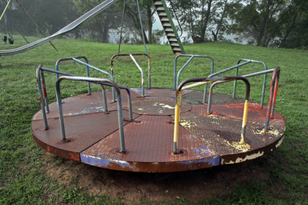 An-Abandoned-and-Rusted-Merry-Go-Round-in-a-.max-784x410.png