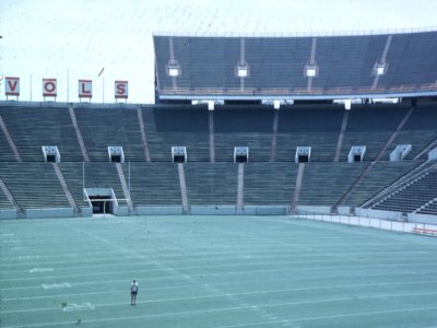 robert_stadium01.jpg robert_stadium01.jpg