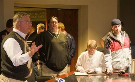 Bud Ford fumes as Kiffin resigns 2010.jpg