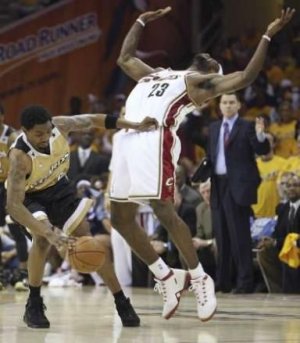 lebron_james_flop.jpg