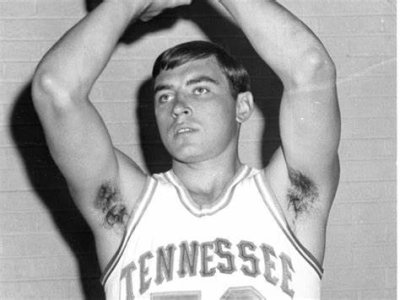 Bayne, Howard UT Basketball 1942-2018.jpg