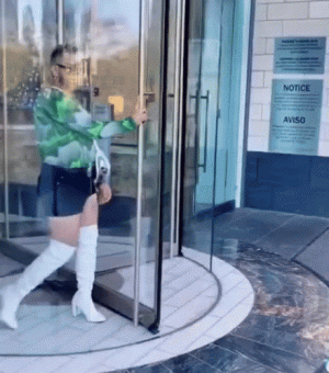 1745536653740.gif