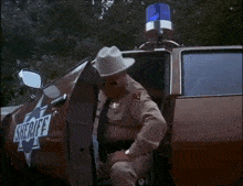 smokey-and-the-bandit-ein-ausgekochtes-schlitzohr.gif