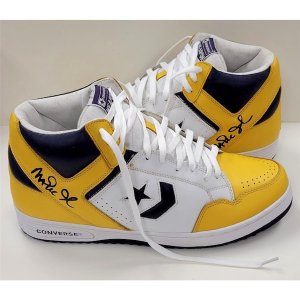 magic-johnson-signed-original-converse-weapon-shoes-size-13-~-beckett-bas_ss2_p-202005871+pv-1...jpg