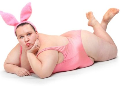 Obese-woman-lying-on-her-stomach.jpg