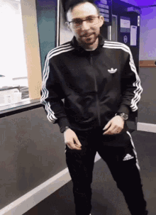 1755129146884.gif