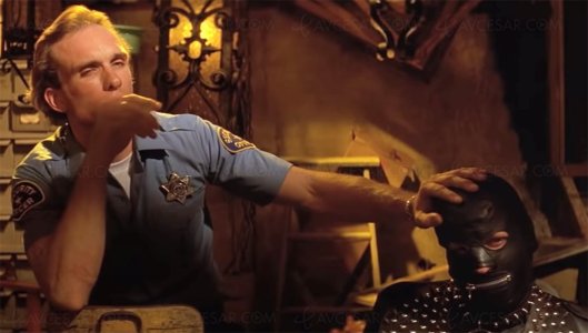 26-ans-apres-tarantino-leve-le-mystere-gimp-dans-pulp-fiction_04503918.jpg