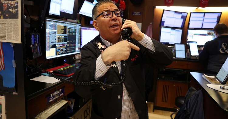stocks.apple.com