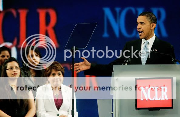 McCainObamaAttendLaRazaConferencegI.jpg