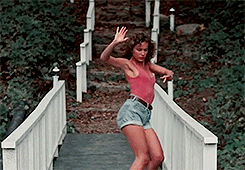 tumblr_nq5j10vndv1rjn473o5_250.gif
