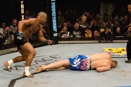 ufc881.jpg