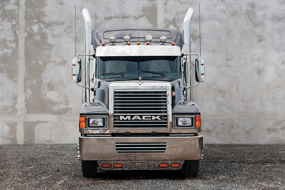 mack_trucks_grill.jpg
