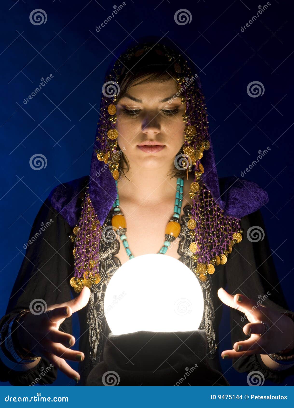 fortune-teller-crystal-ball-9475144.jpg