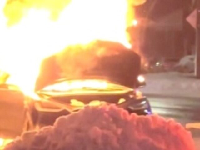 Tesla-burning-in-quebec-640x480.jpg