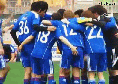 poster-1365439871_soccer_team_player_ass_grab.gif