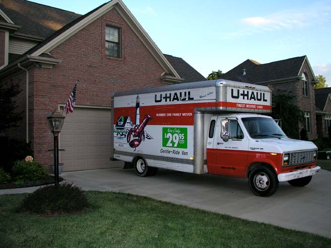 UHAULTRUCK.jpg