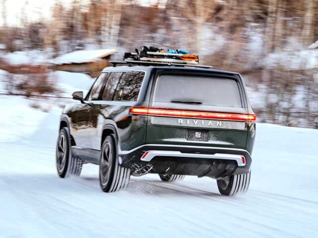 Rivian-R1S-in-the-snow-640x480.jpg