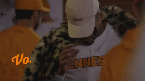 tony-vitello-daddy-hat.gif