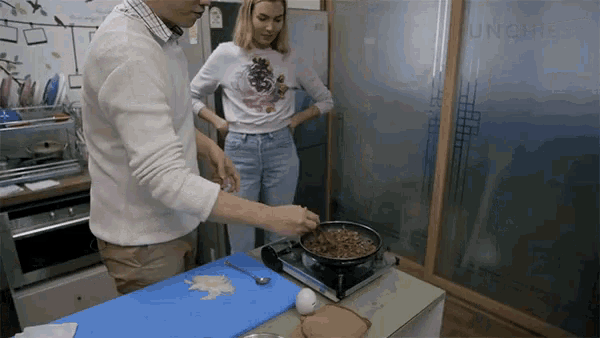 cooking-smells-good.gif