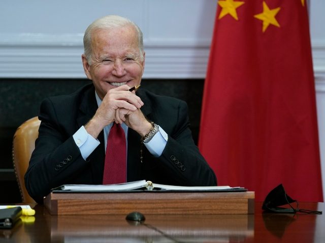 biden-china-flag-smile-wink-AP-640x480.jpg