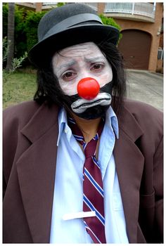 ca5c9dd27e7332aa3e493f77260ceba0--clown-makeup-face-makeup.jpg