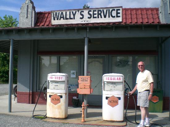 wally-s-service-station.jpg