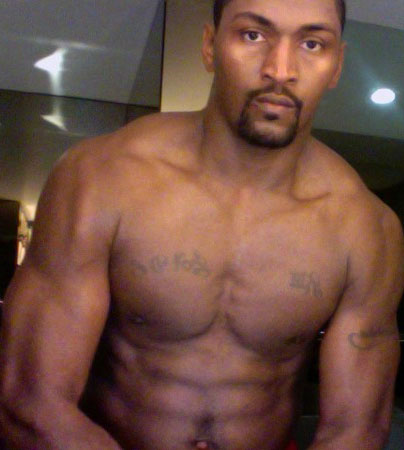 Ron_Artest_Shirtless.jpg
