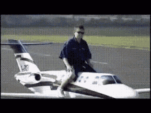 Plane GIFs | Tenor