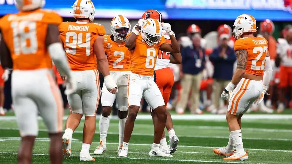 Aguilar impressive, Vols start fast, knock off Syracuse
