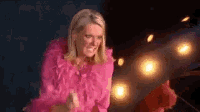 white-woman-screaming-angry-throwing-things-rage.gif