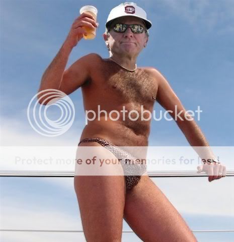 Spurrierrelaxingafterthegame.jpg