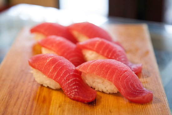tuna-nigiri.jpg