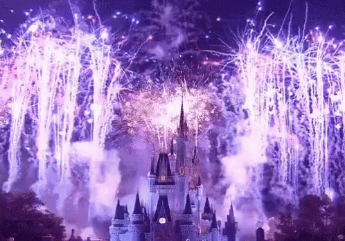 castle-palace-disney-world-disney-land-fireworks-gif-10114876.gif