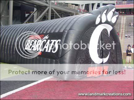 tunnel_cincin_bearcats.jpg