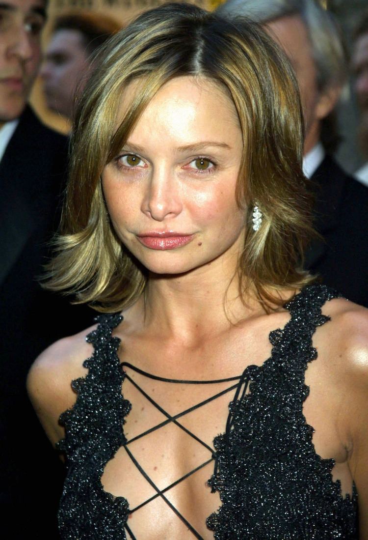 calista-flockhart-6ebe6501-cb27-4990-9130-e55b215abc4-resize-750.jpeg