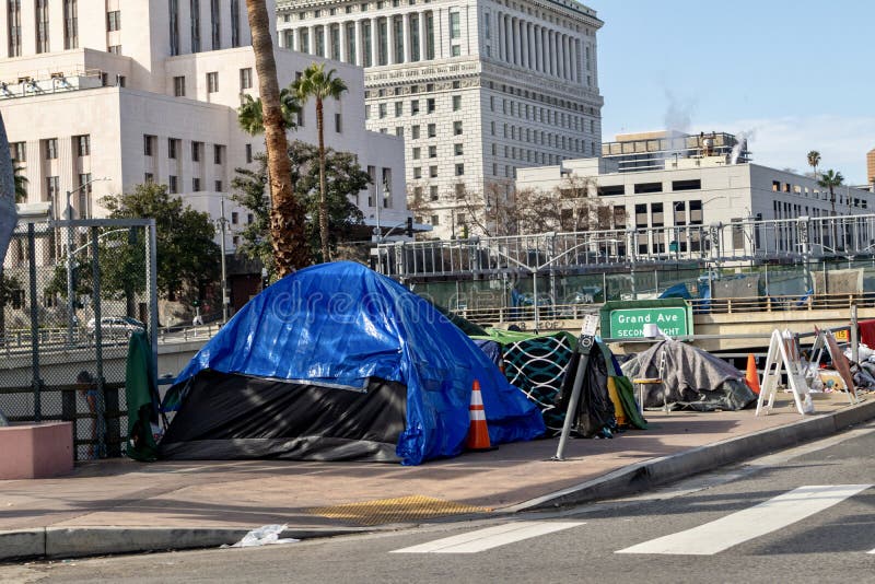 homeless-tents-sidewalk-los-angeles-california-usa-homeless-tents-downtown-los-angeles-california-usa-168001130.jpg