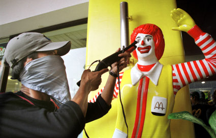 Ronald+McDonald+robbed.jpg